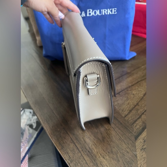 Dooney and Bourke crossbody - Picture 4 of 8
